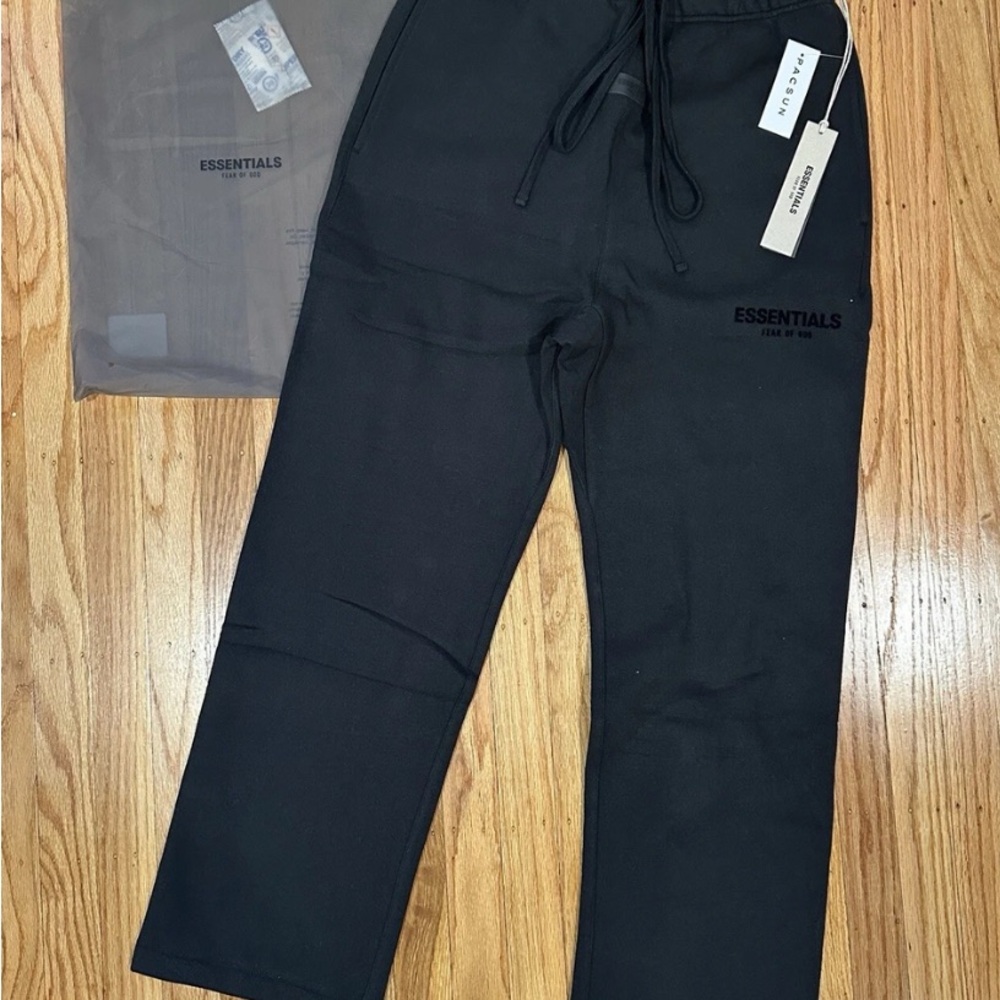 Essentials black pants sizes, large small, medium. Text me what you want. New